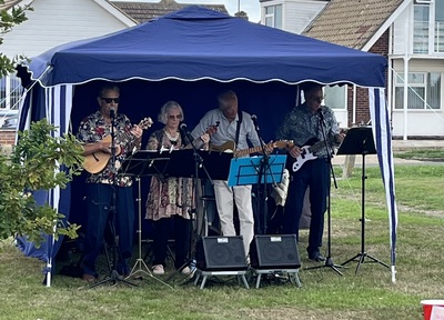 Great tunes from the Ukulele band!